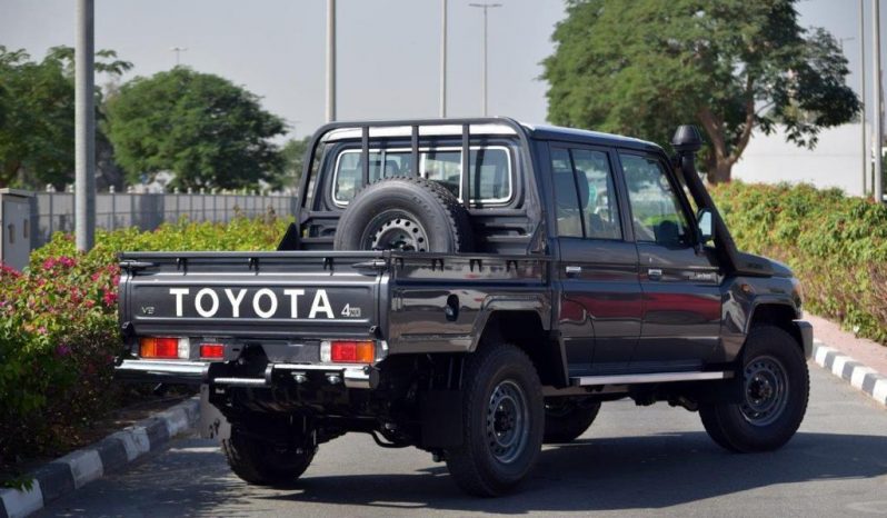 TOYOTA LAND CRUISER 79 DOUBLE CAB PICKUP LIMITED LX V8 4.5L full