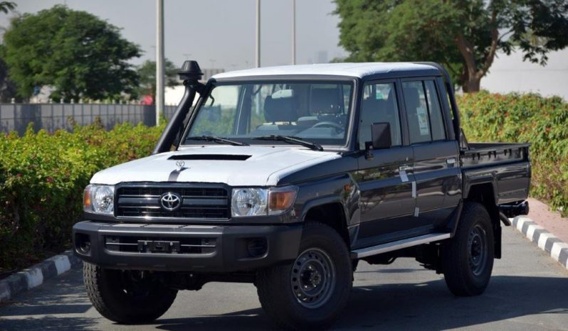TOYOTA LAND CRUISER 79 DOUBLE CAB PICKUP LIMITED LX V8 4.5L full