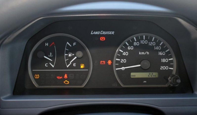 TOYOTA LAND CRUISER 79 DOUBLE CAB PICKUP LIMITED LX V8 4.5L full