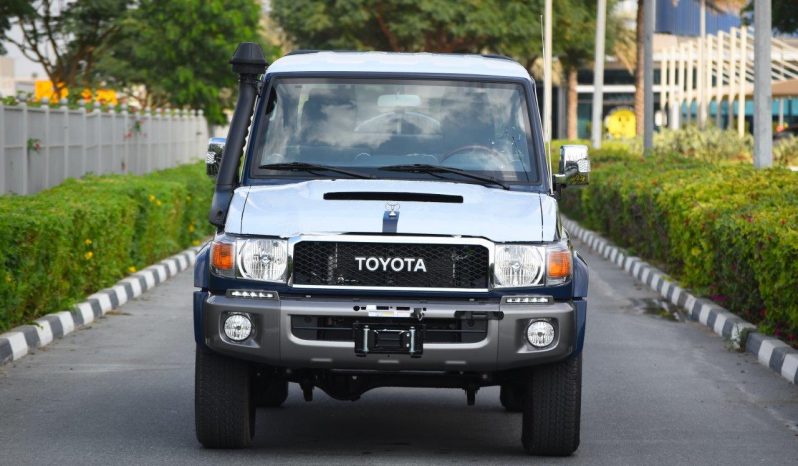 TOYOTA LAND CRUISER 79 DOUBLE CAB PICKUP  V8 4.5L TURBO full