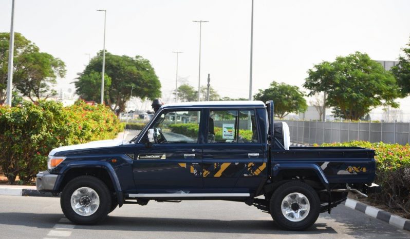 TOYOTA LAND CRUISER 79 DOUBLE CAB PICKUP  V8 4.5L TURBO full