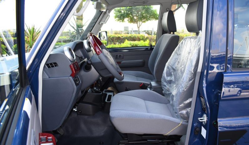 TOYOTA LAND CRUISER 79 DOUBLE CAB PICKUP  V8 4.5L TURBO full