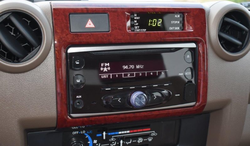 TOYOTA LANDCRUISER 76 HARDTOP DLX full