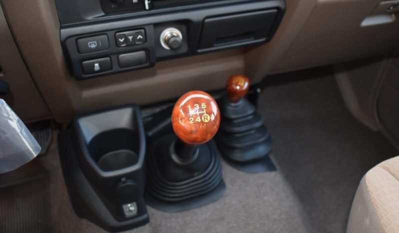 TOYOTA LANDCRUISER 76 HARDTOP DLX full